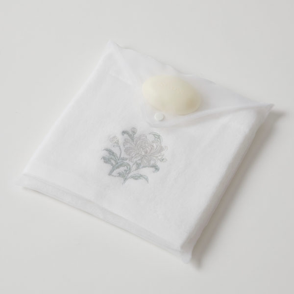 Chrysanthe Hand Towel & Soap in Organza Bag – Late Sept