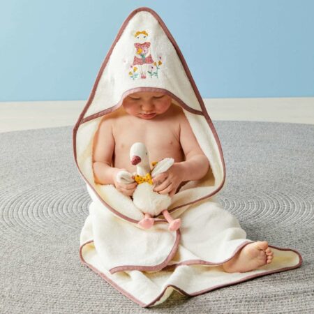 BABY-HOODED-TOWELS-EMBROIDERED-TOWELS-FEATURE-01-scaled-e1667354471960.jpg