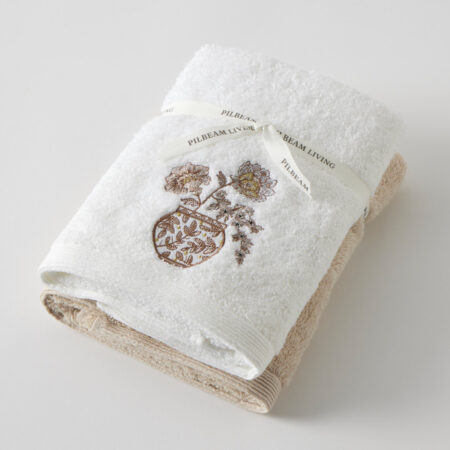 Timeless Blossoms Hand Towel Set of 2 (1 Plain)