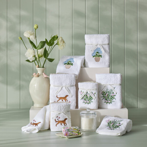 Heritage Bloom Hand Towel Set of 2 (1 Plain)