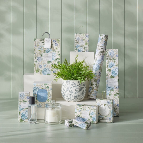 Heritage Bloom Glass Cloche Scented Candle - Tuberose & Sandalwood