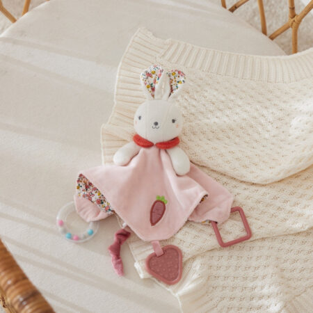 jiggle-giggle-hugglies-bunny-comforter-rattle-baby-toy