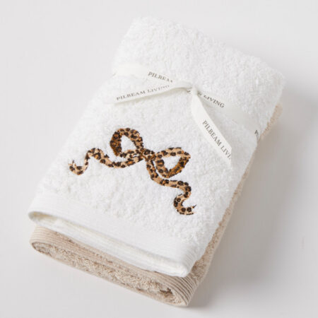 Pretty Wild Hand Towel Set of 2 (1 Plain)